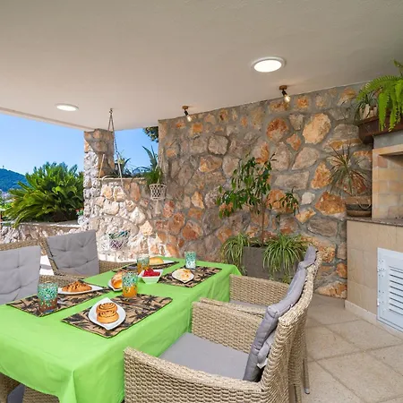 Terrace, View & Barbecue شقة