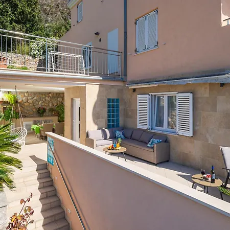Terrace, View & Barbecue * دوبروفينك