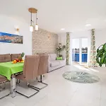 Apartman Terrace, View & Barbecue