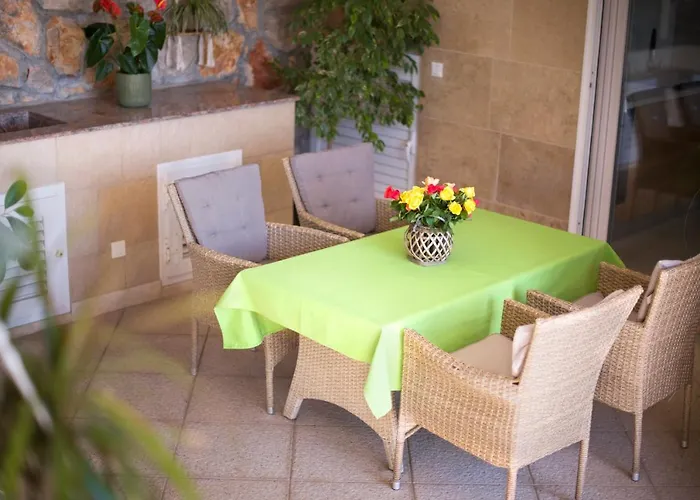 Terrace, View & Barbecue דירה *