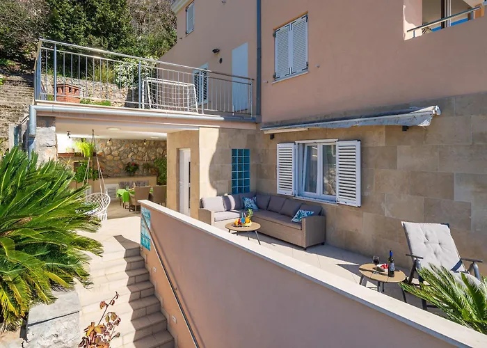 Terrace, View & Barbecue * דוברובניק